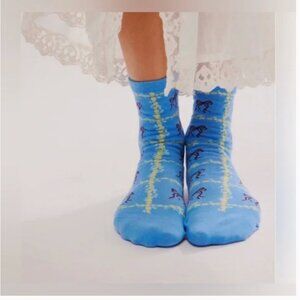 Free People NWT bow blue socks